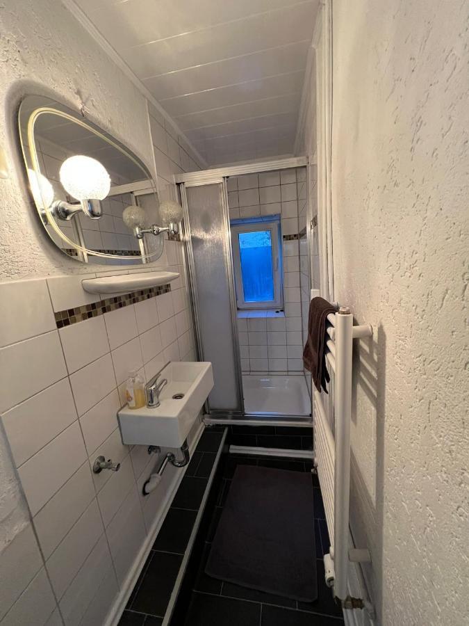 Adam's Hostel Düsseldorf Exteriör bild